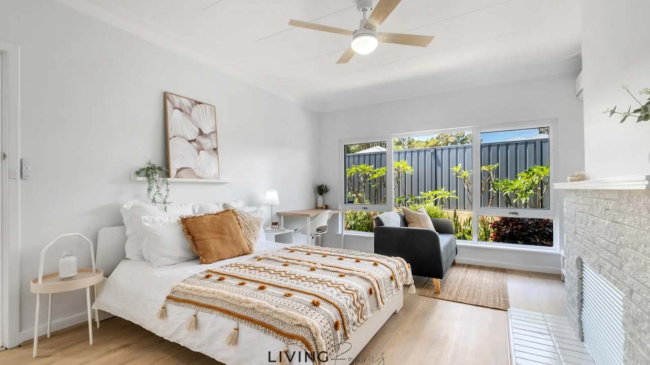 Furnished room in a share house