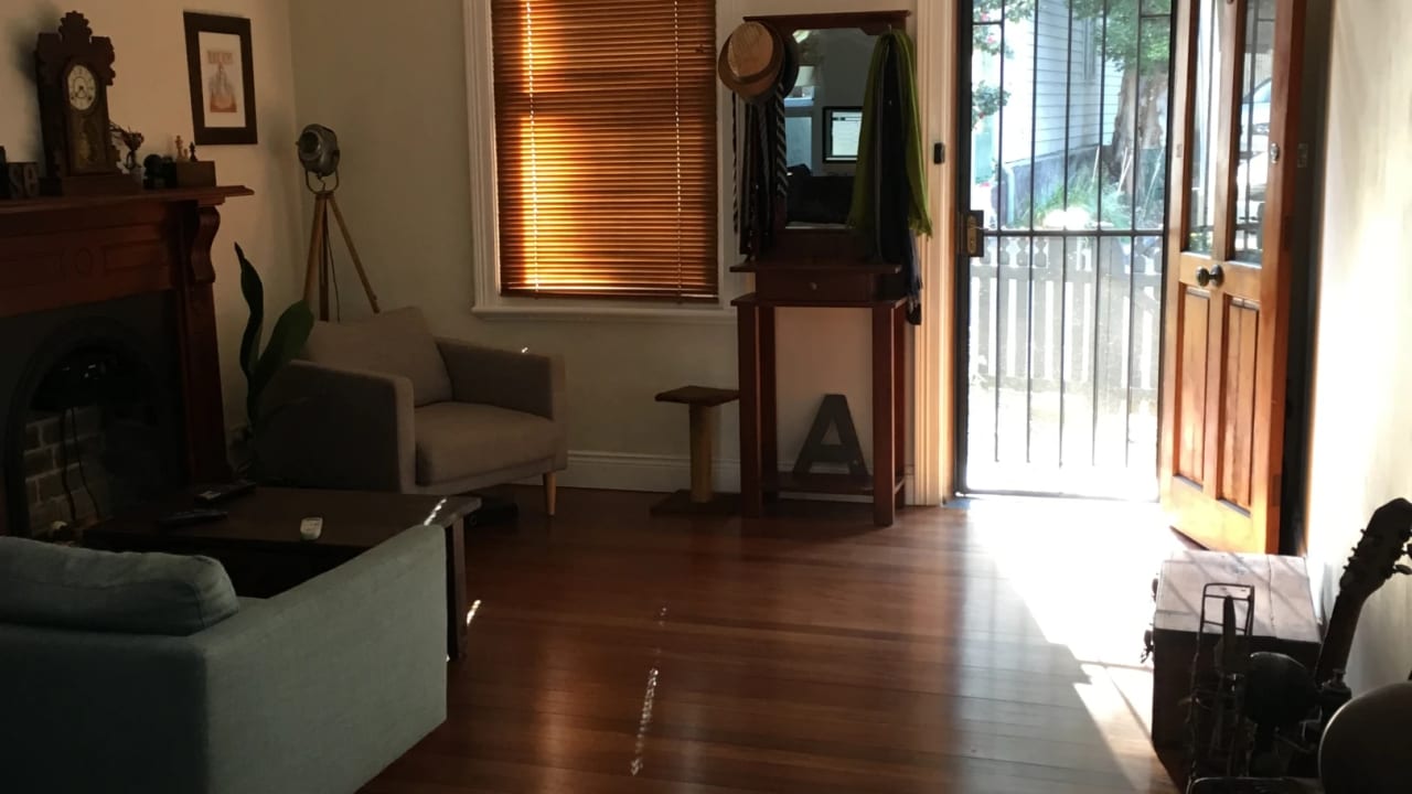 Whole property with 1 room for rent