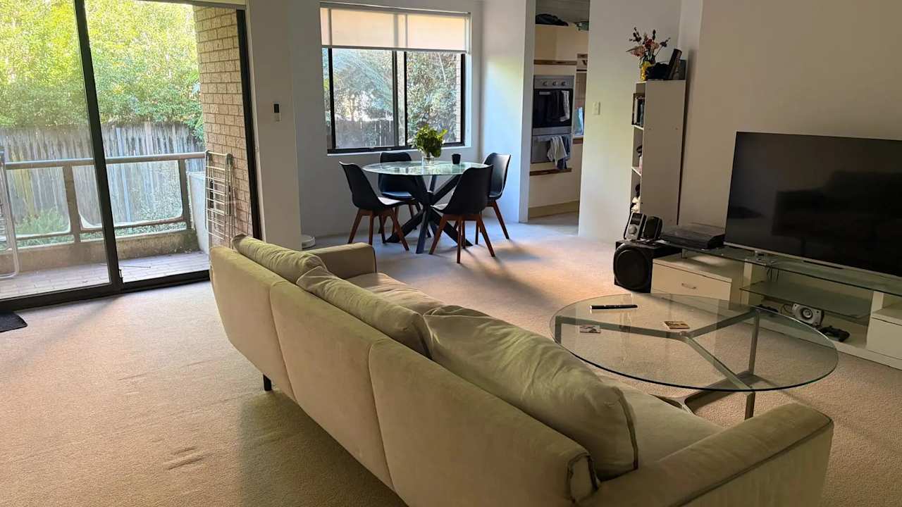 Unfurnished room with ensuite in a flatshare
