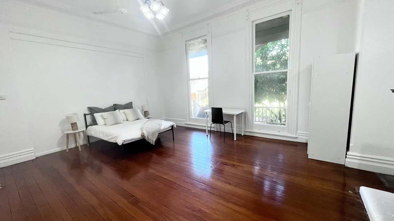Room in a share house