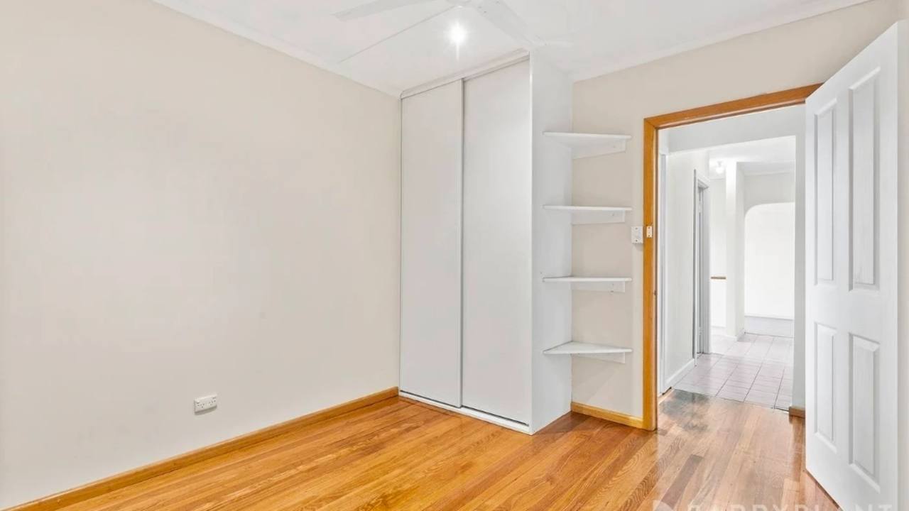 Room in a share house