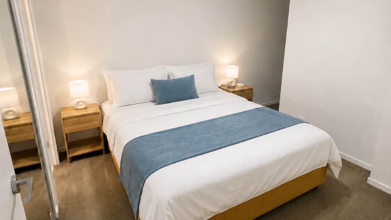 Furnished room with ensuite in a flatshare