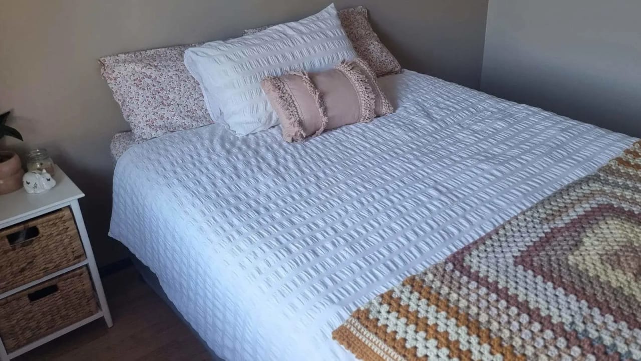 Room in a share house