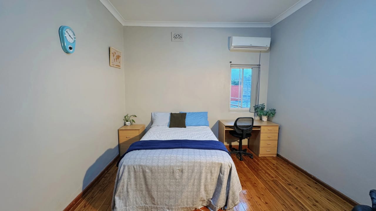 Furnished room in a share house