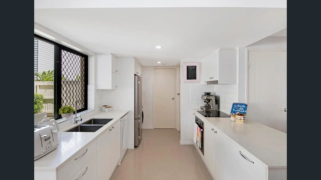 Unfurnished room with own bathroom
