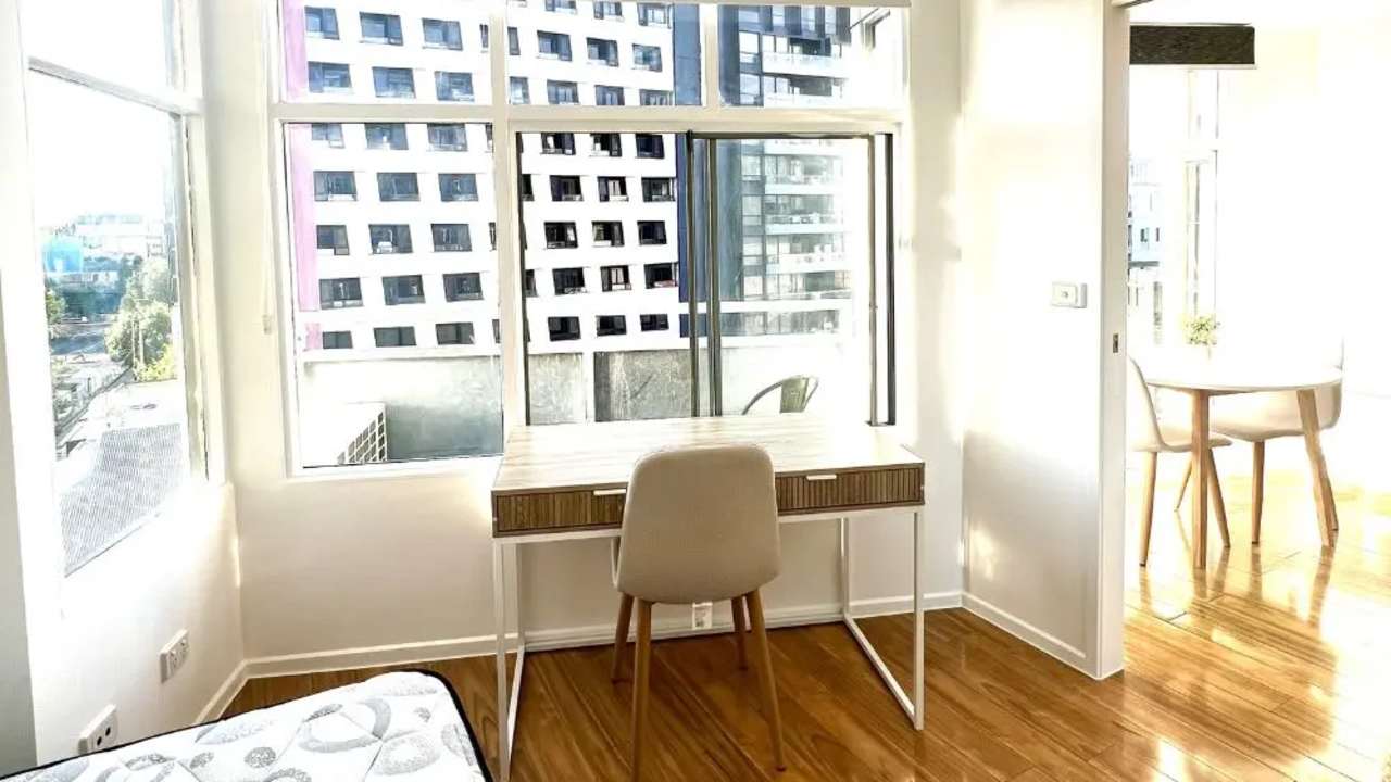 Furnished room in a flatshare