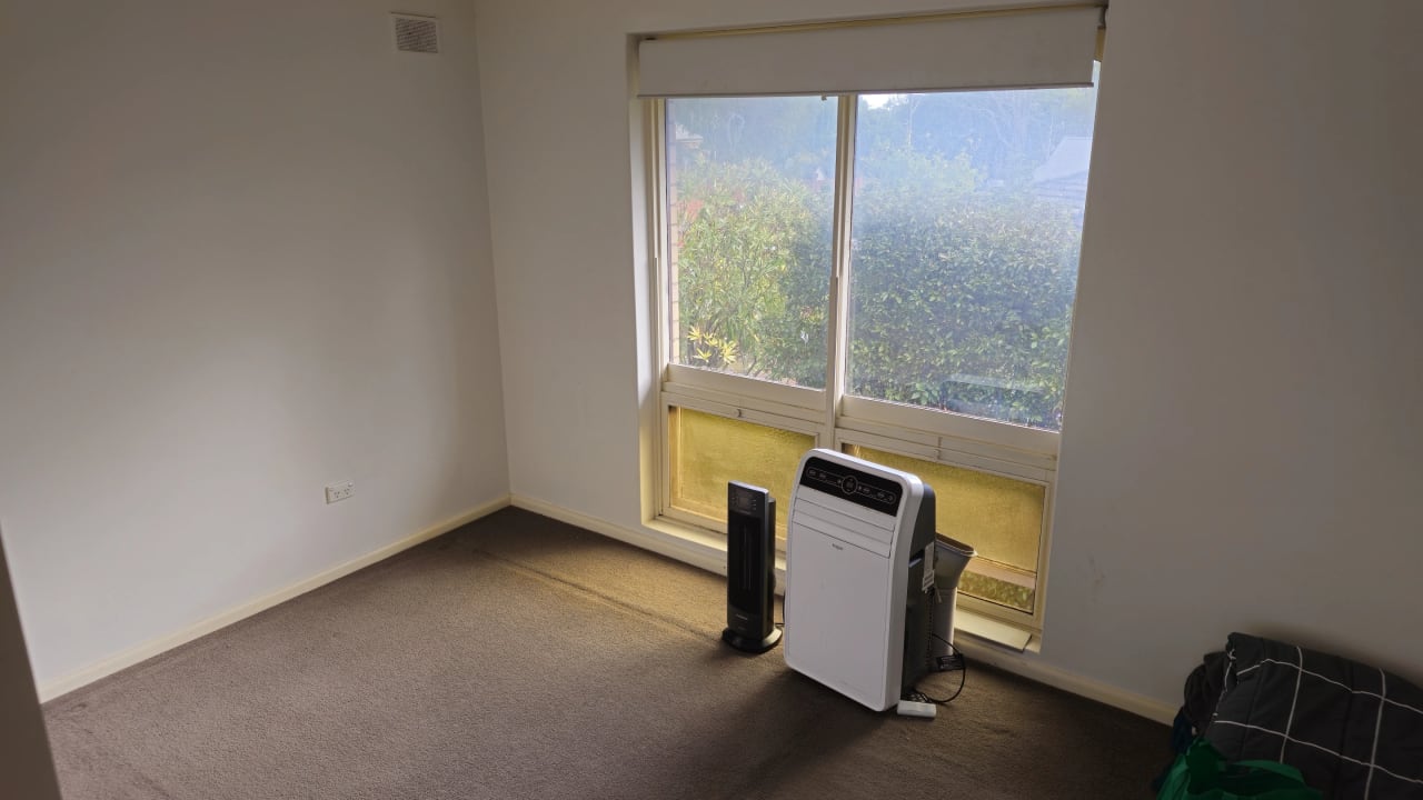 Unfurnished room in a flatshare