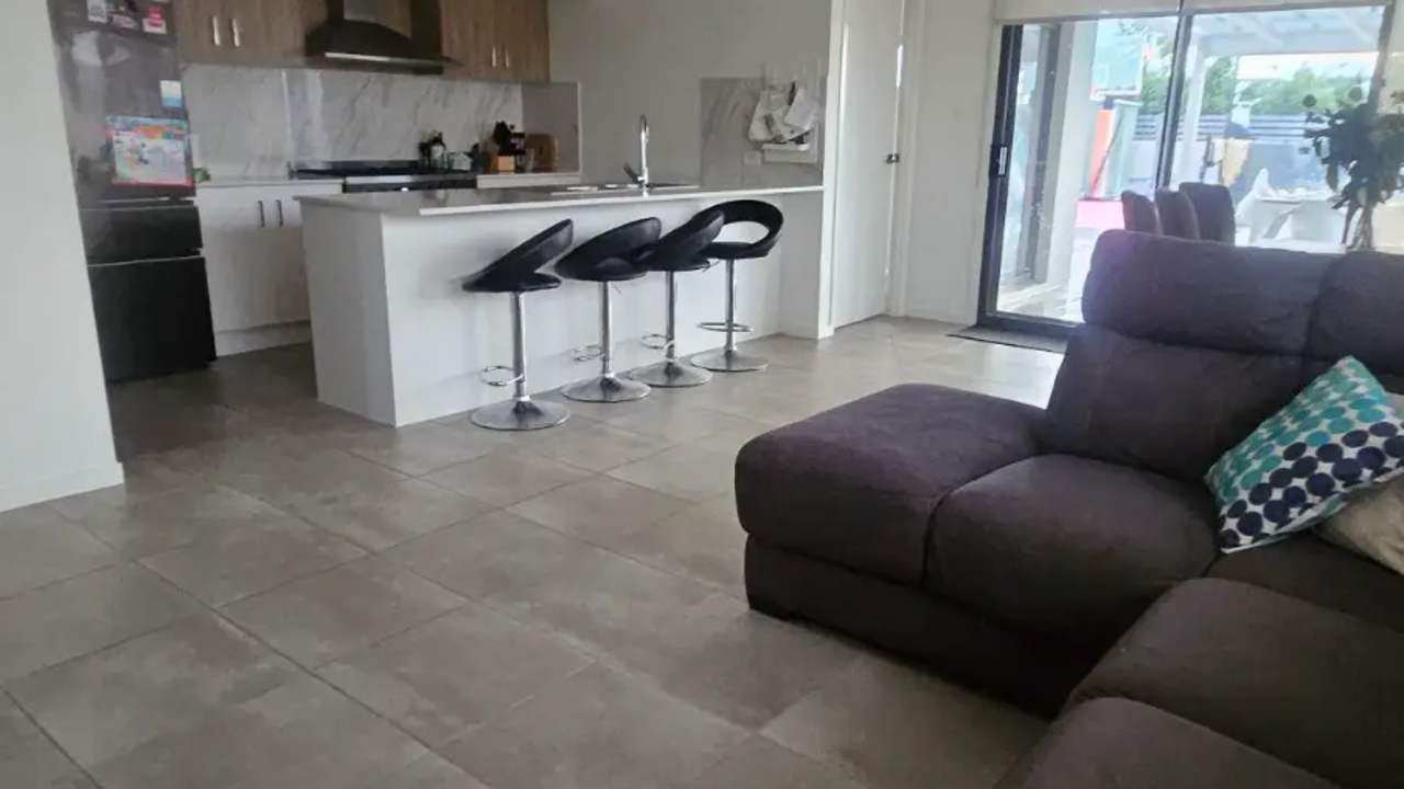 Whole property with 4 rooms for rent