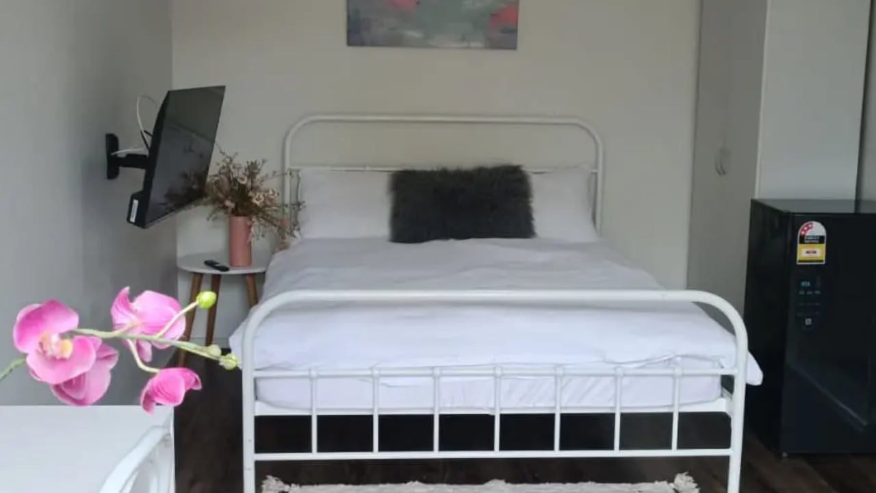Room in a share house