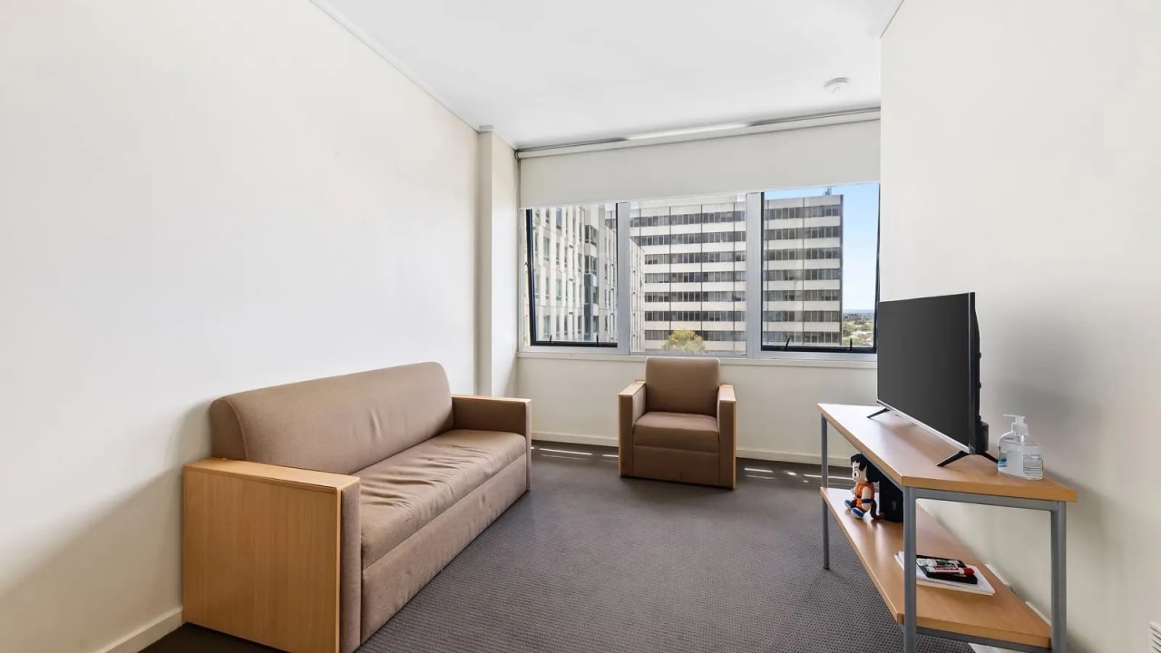 Furnished room in a flatshare