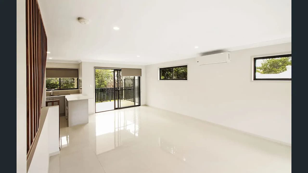 Unfurnished room in a share house