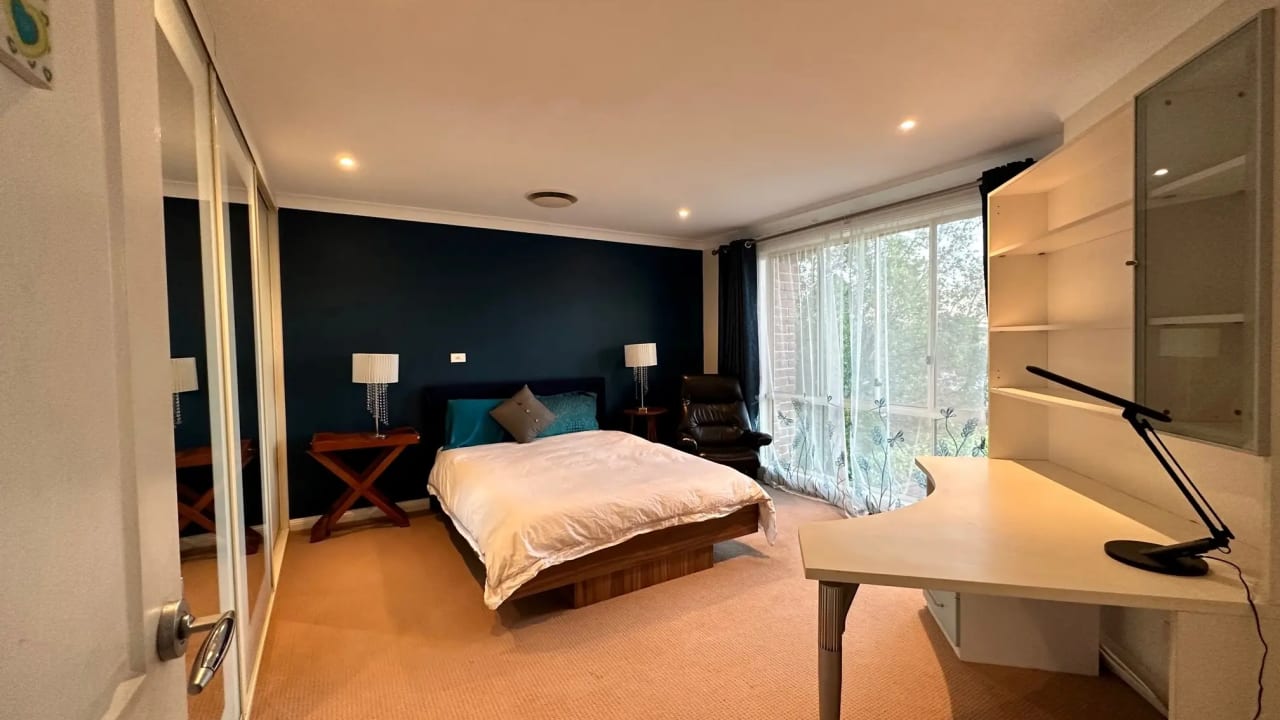 Furnished room in a share house