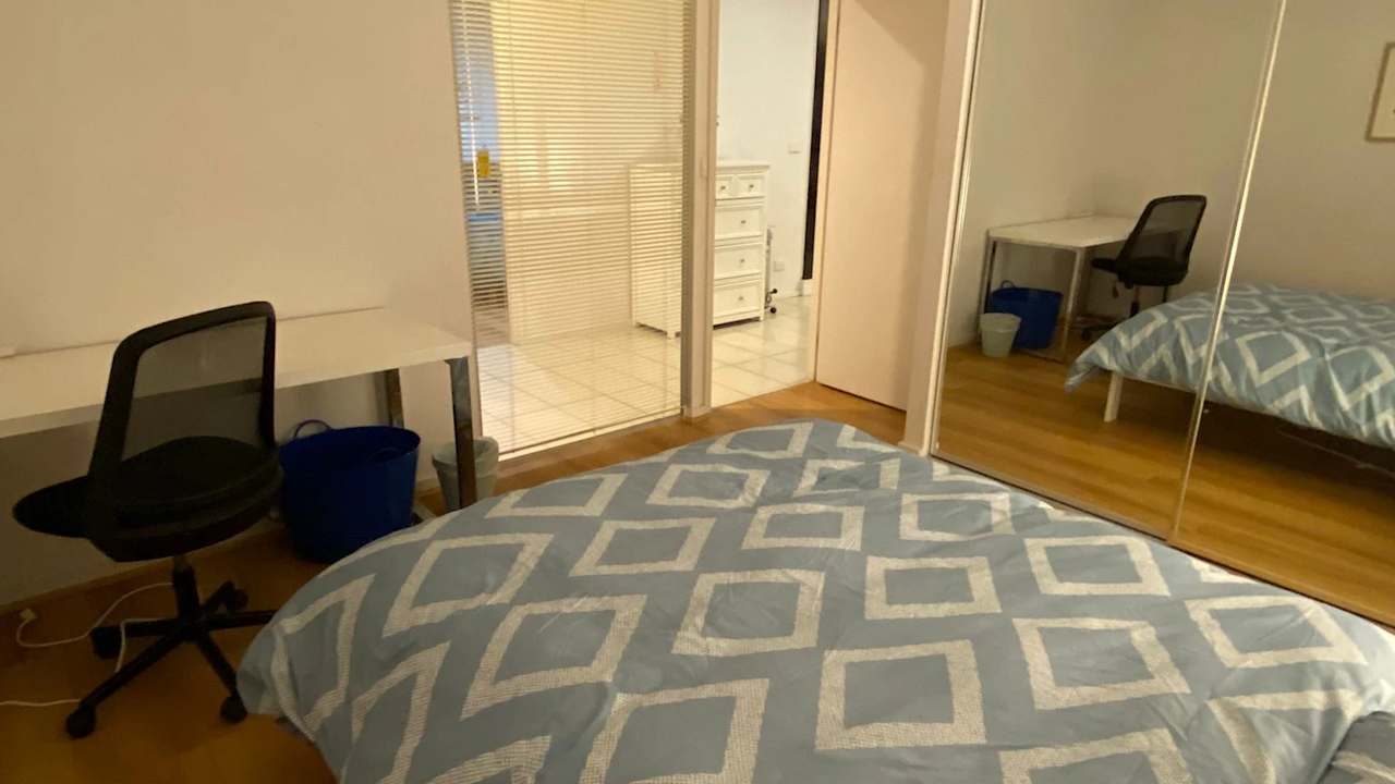 Furnished room in a flatshare