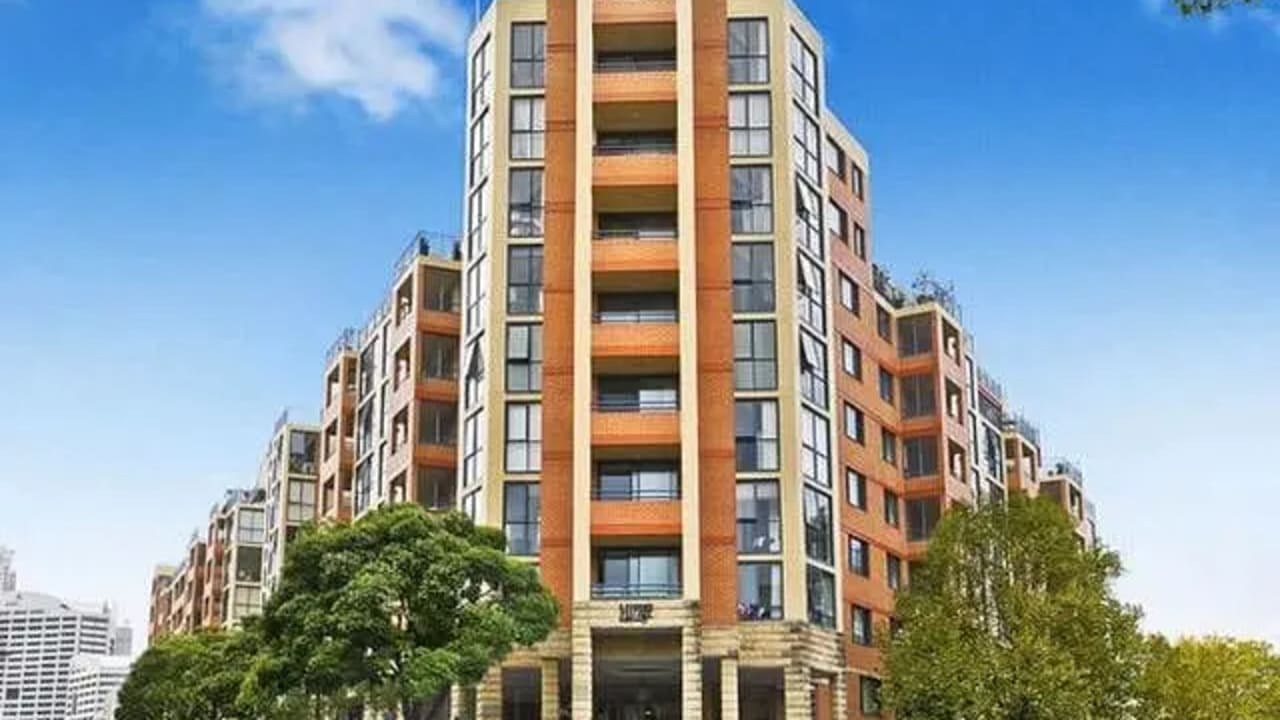 Furnished room with ensuite in a flatshare