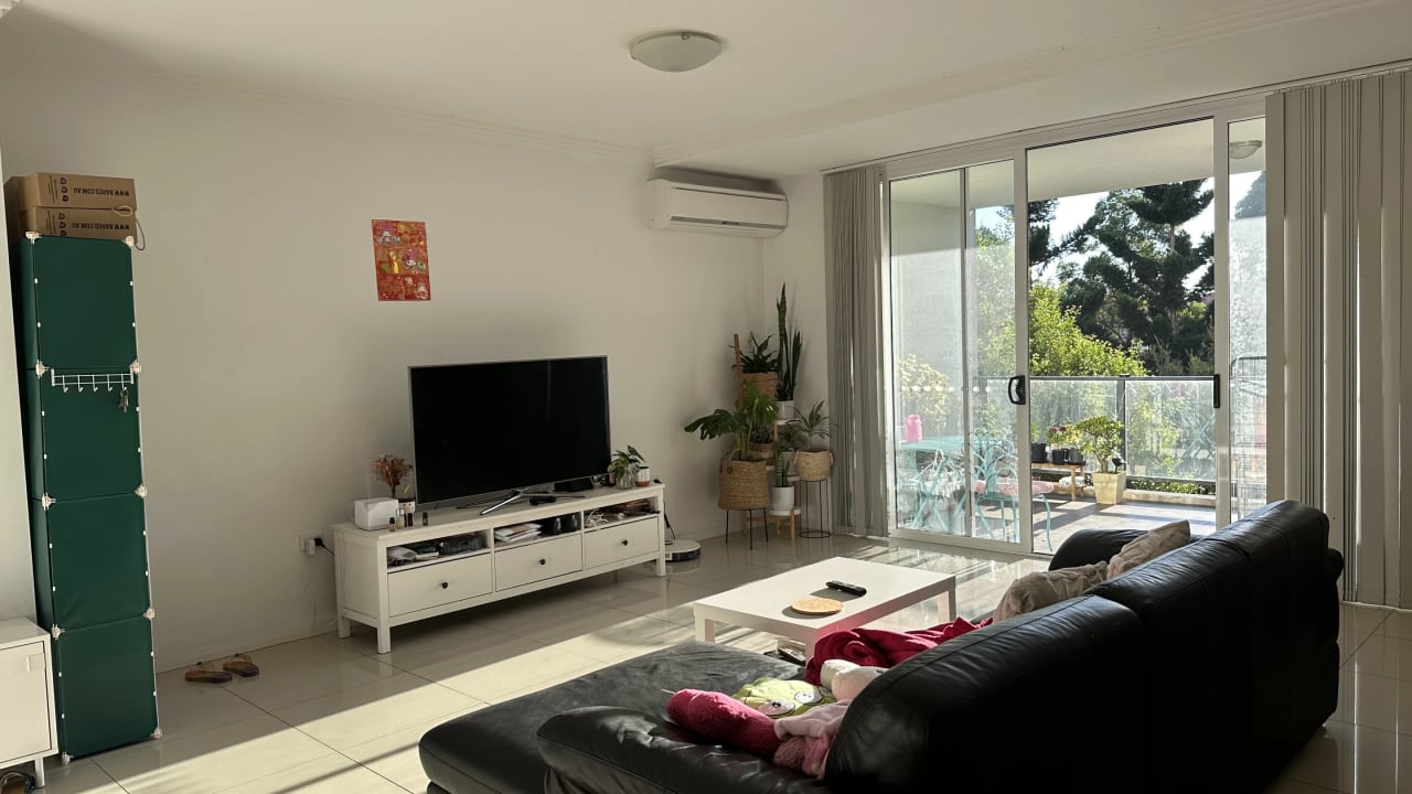 Furnished room in a flatshare