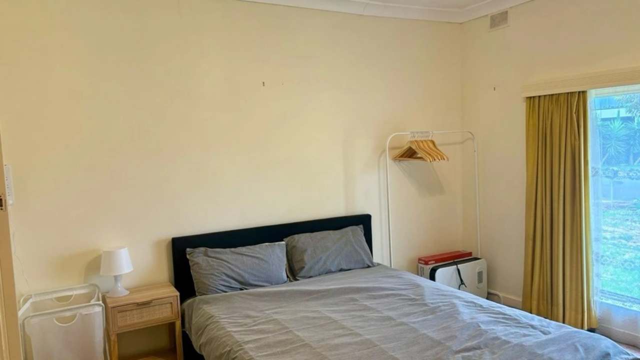 Room in a share house