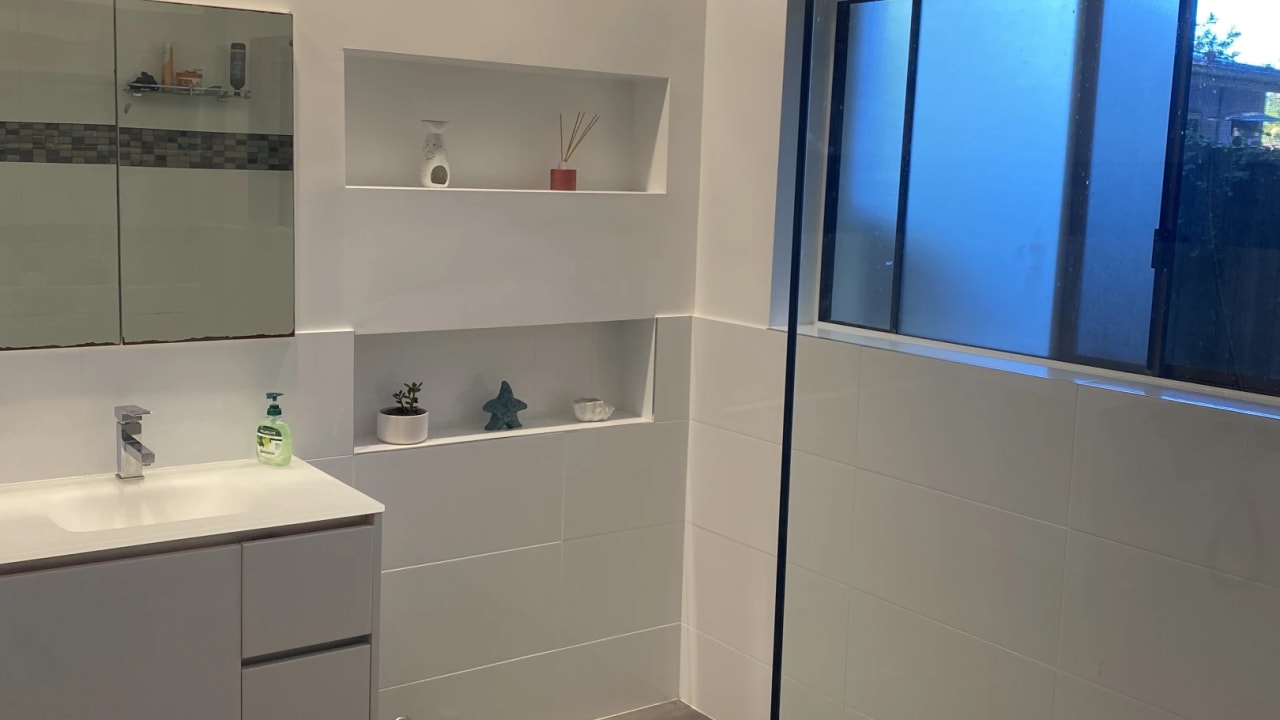 Room in a share house
