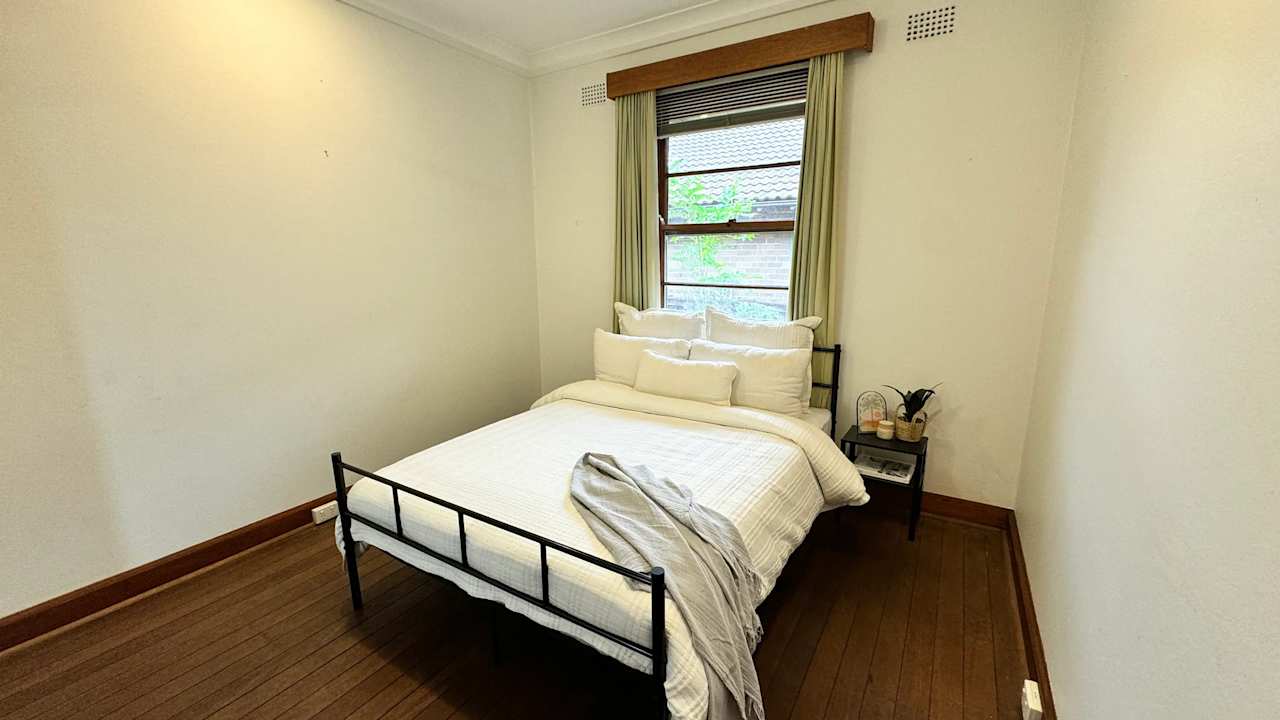 Furnished room in a share house