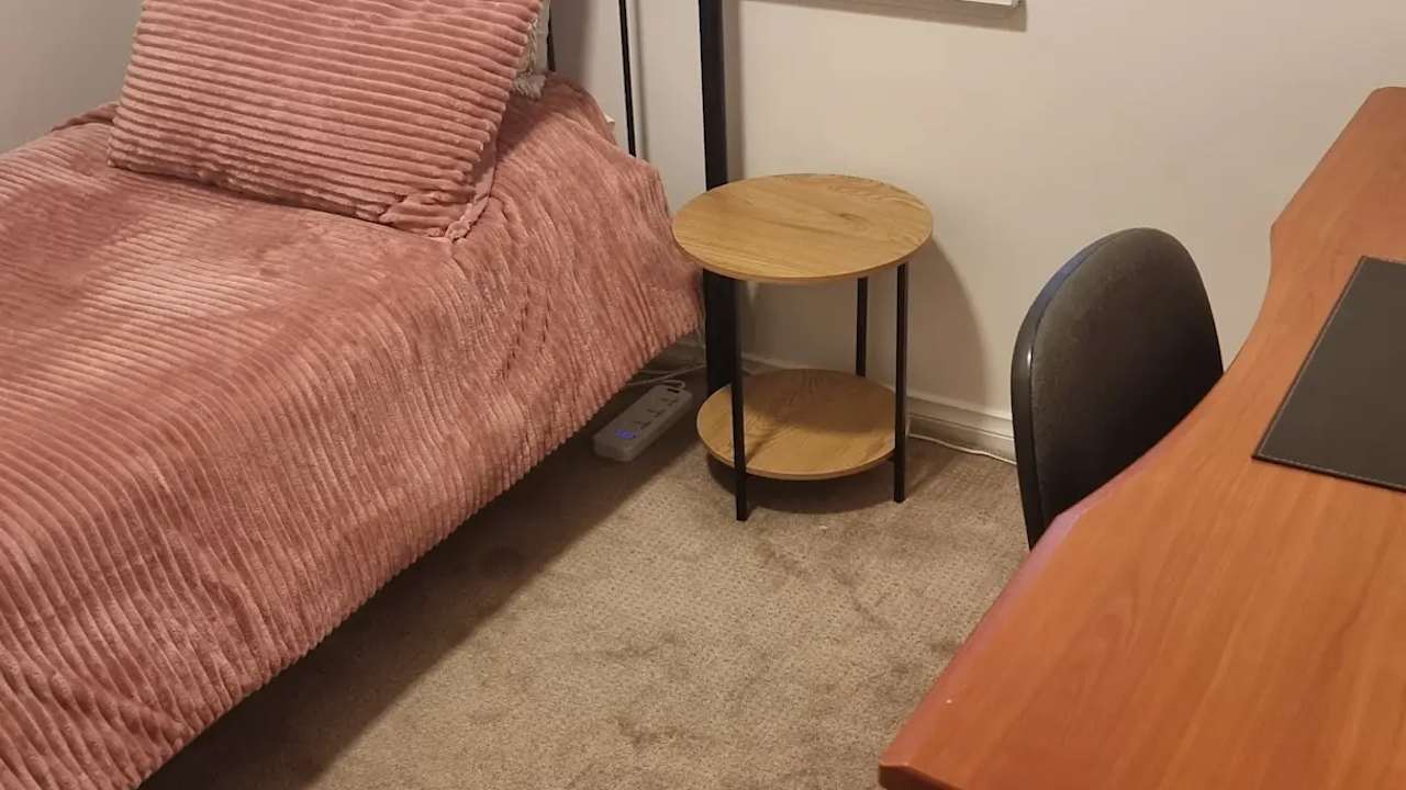 Furnished room in a share house