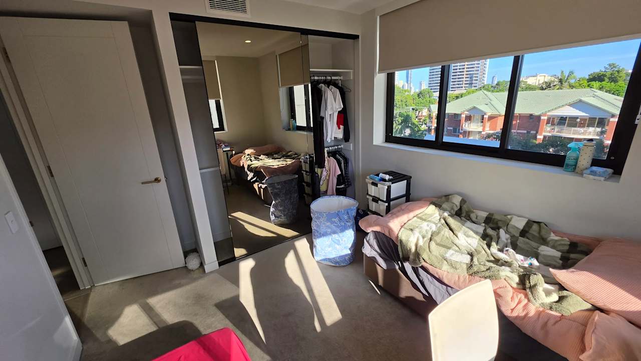 Furnished room in a flatshare
