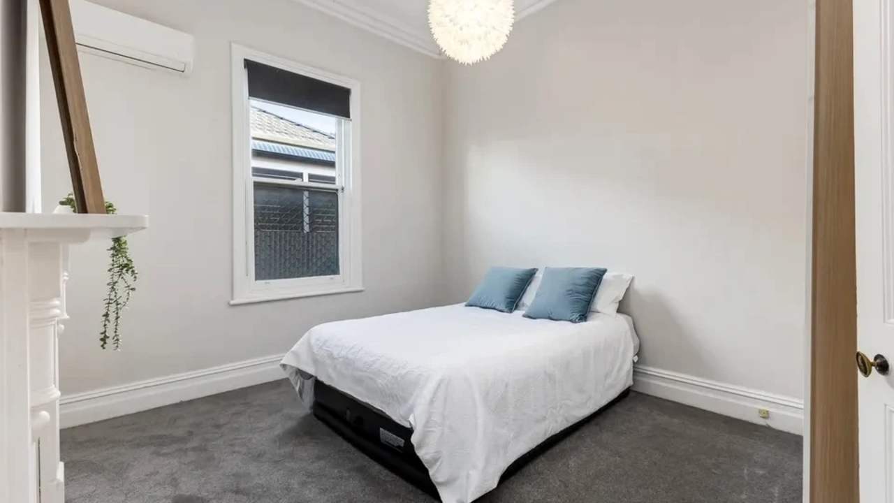 Whole property with 2 rooms for rent