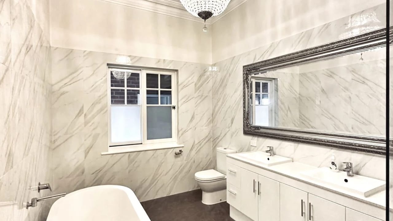 Furnished room with ensuite in a share house
