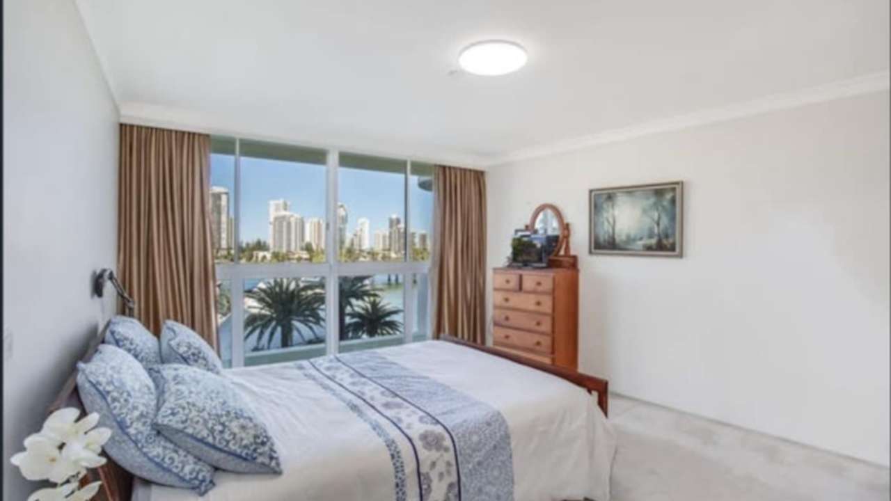 Furnished room with ensuite in a flatshare