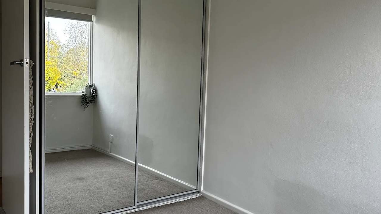 Unfurnished room in a flatshare