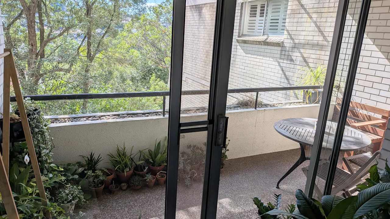 Unfurnished room with ensuite in a flatshare