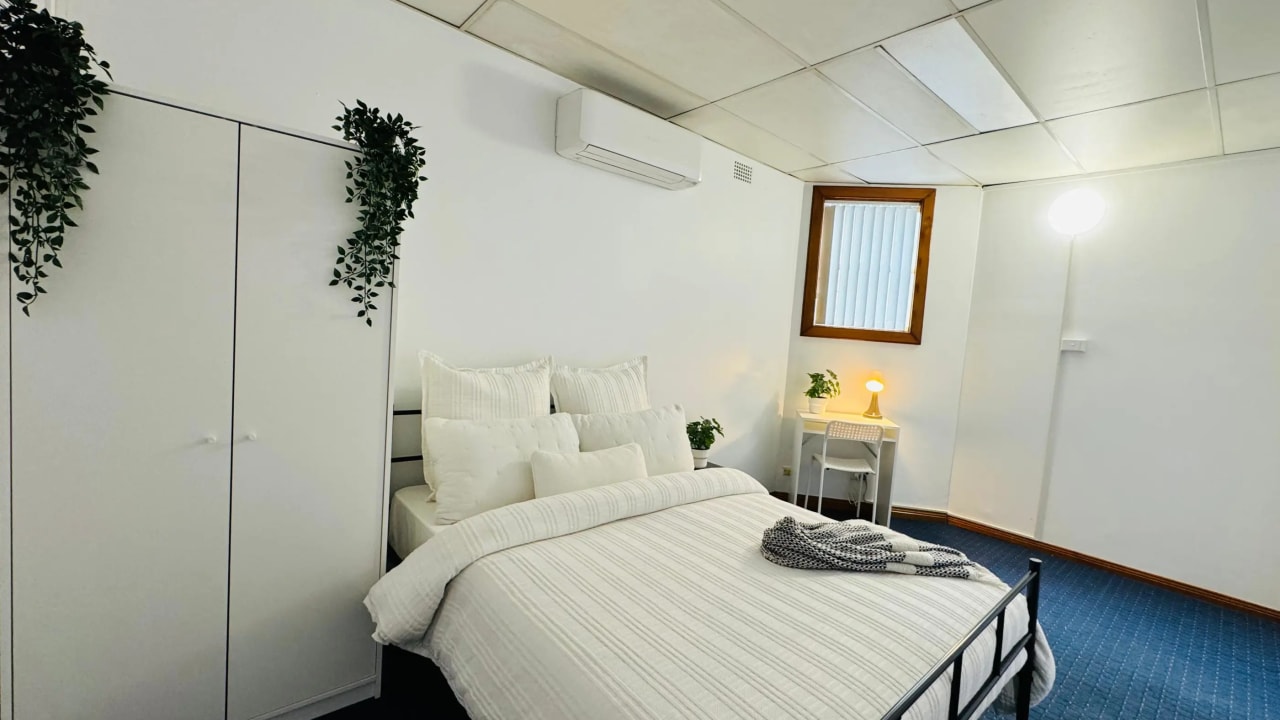 Furnished room in a share house