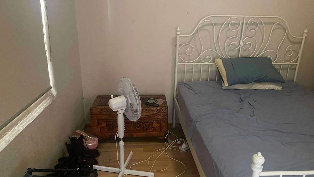 Unfurnished room in a share house