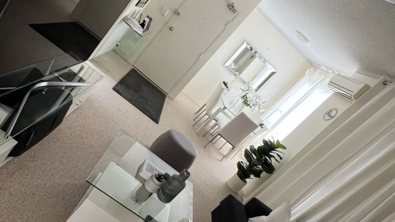 Furnished room in a flatshare