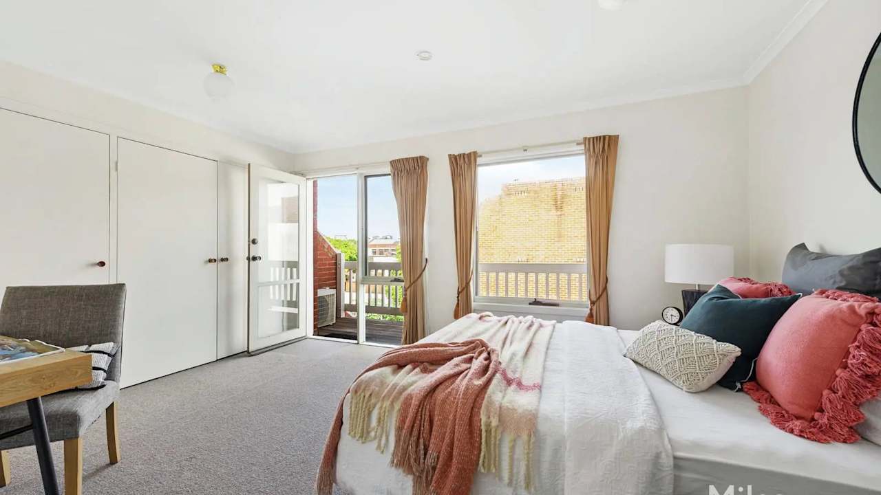 Furnished room with ensuite in a share house