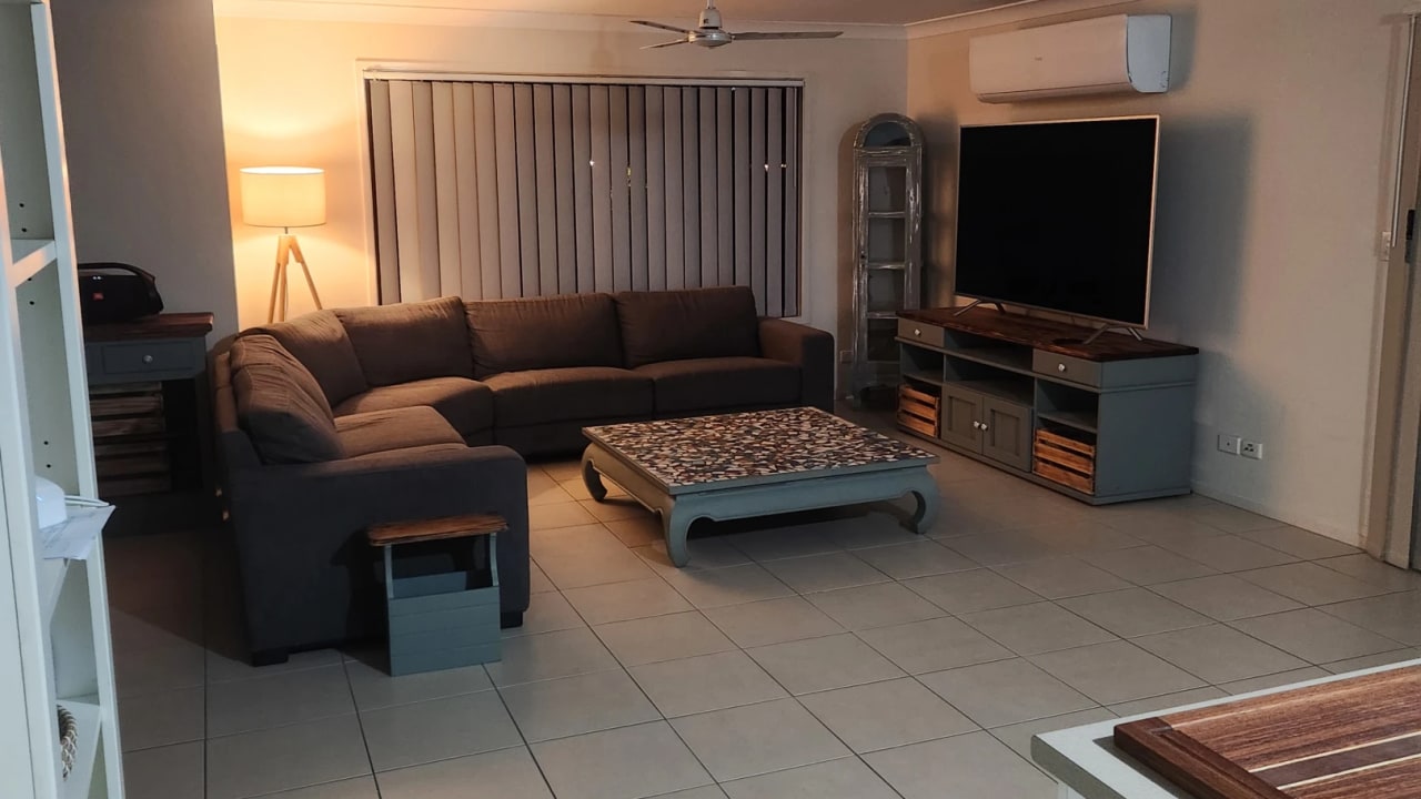 Room in a share house