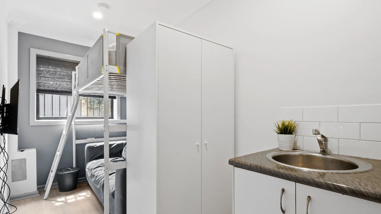 Furnished room in a share house