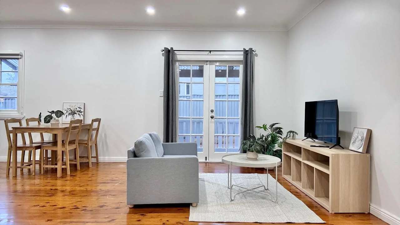 Furnished room in a share house