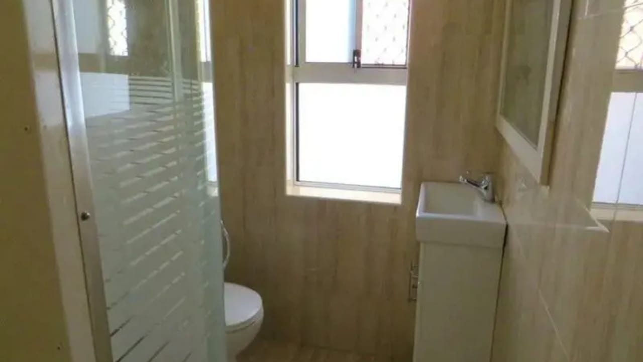 Whole property with 5 rooms for rent