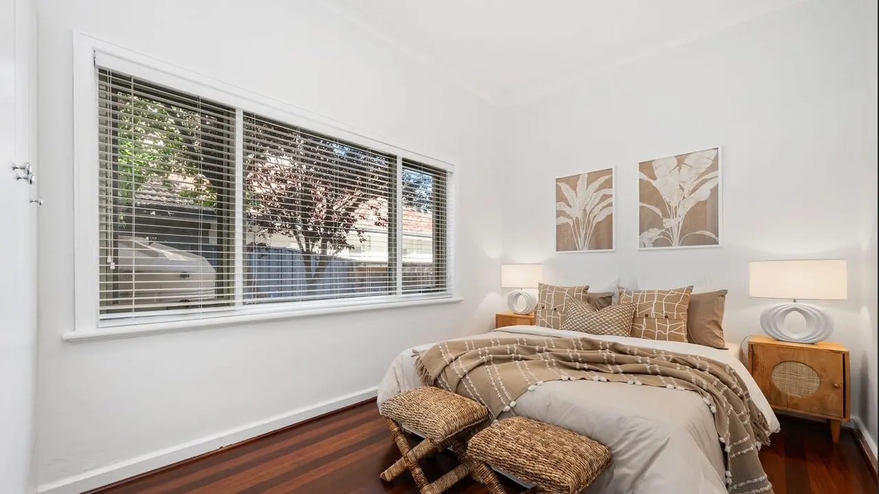 Room in a share house