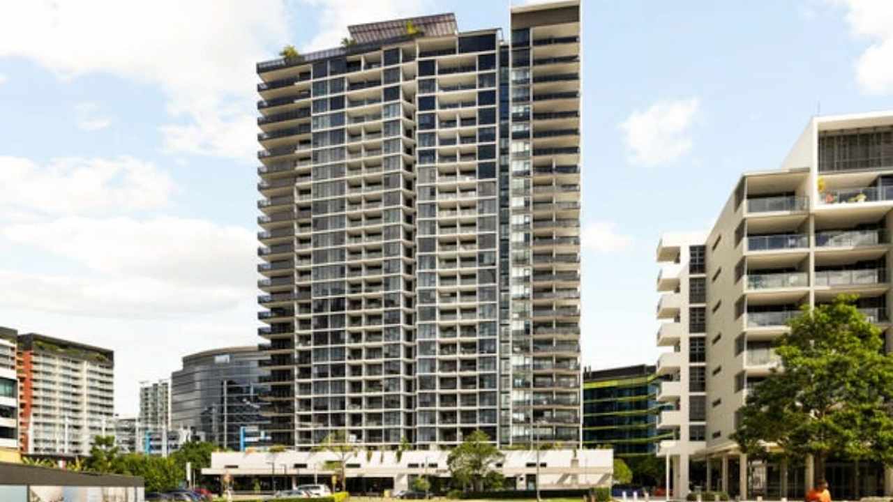 Unfurnished room with own bathroom