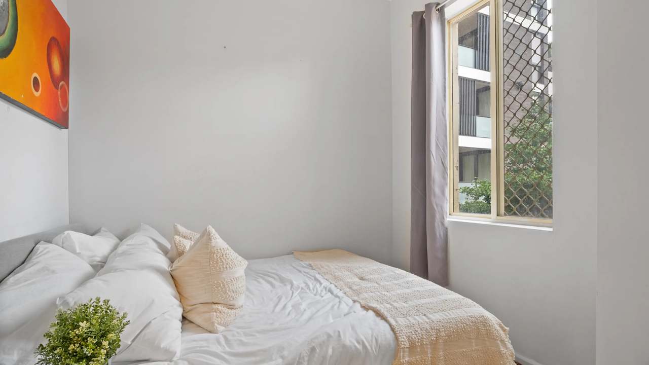 Furnished room in a share house