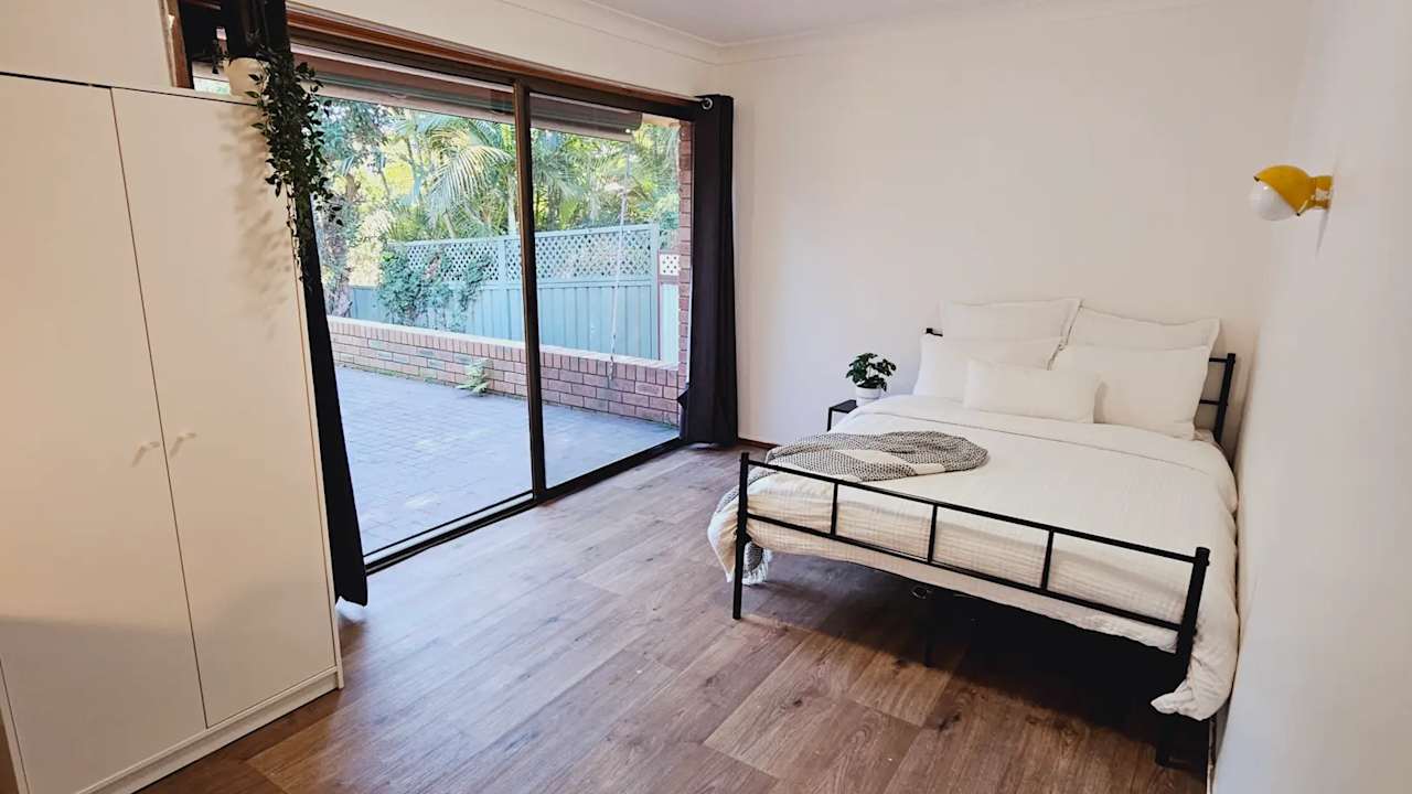 Furnished room in a share house