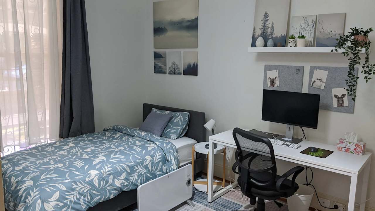 Furnished room in a share house