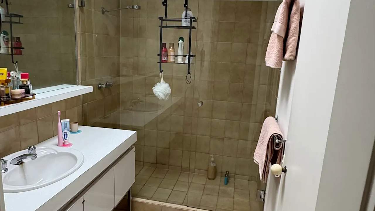Room with ensuite in a share house