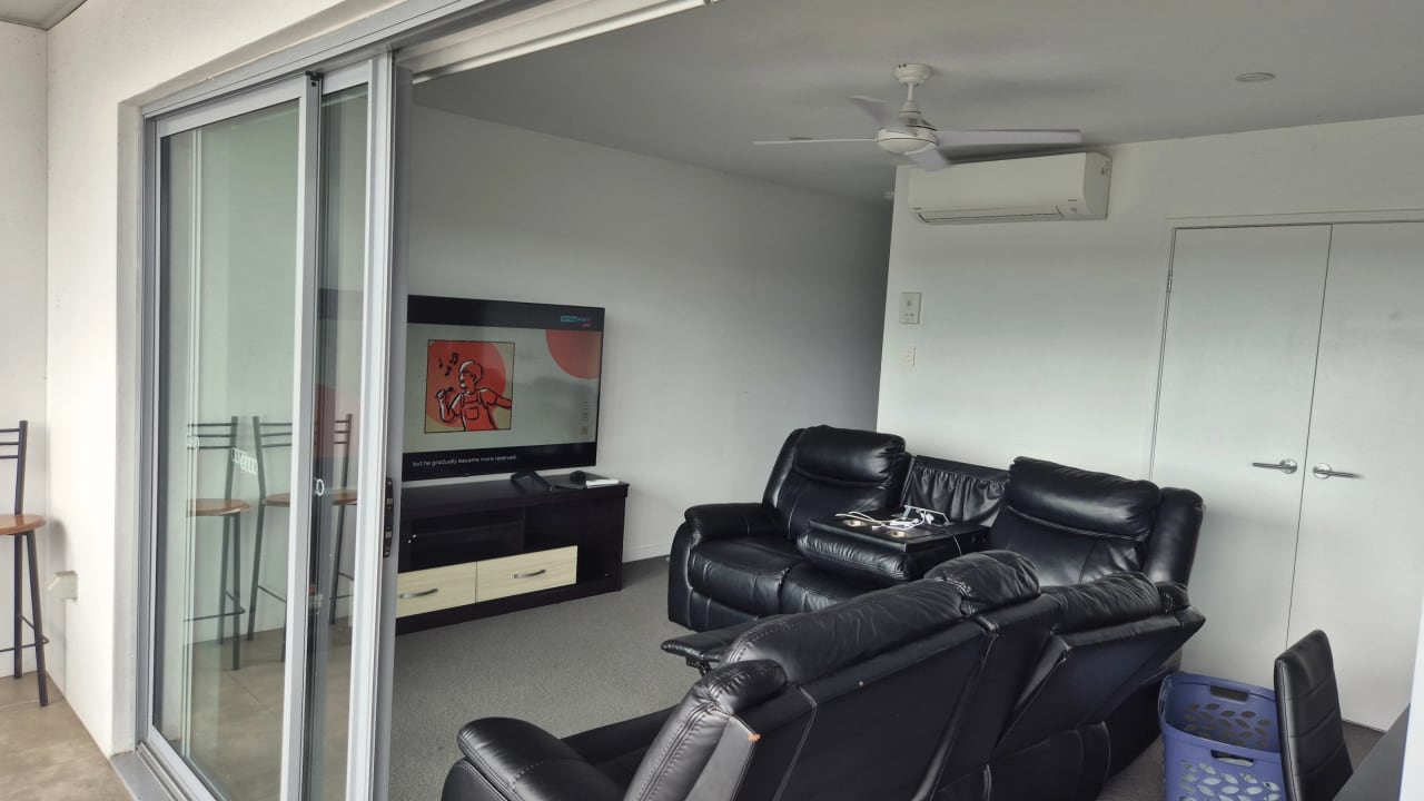 Furnished room with own bathroom