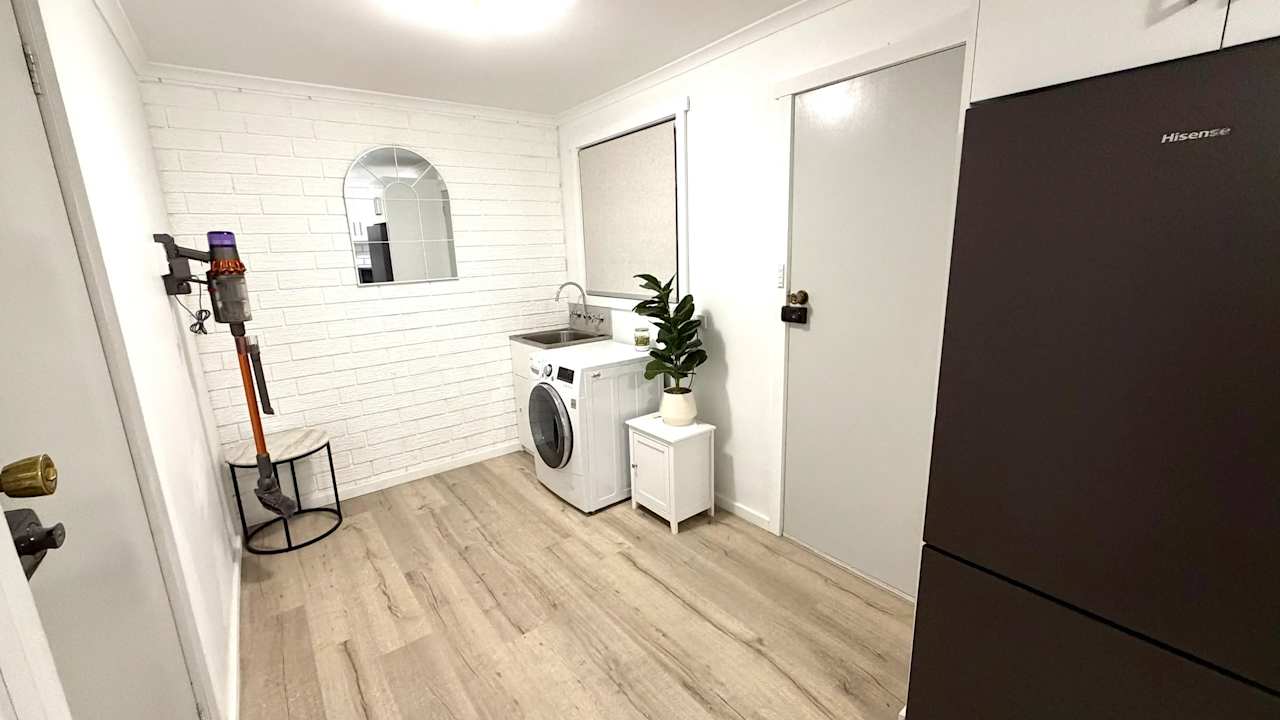 Whole property with 2 rooms for rent