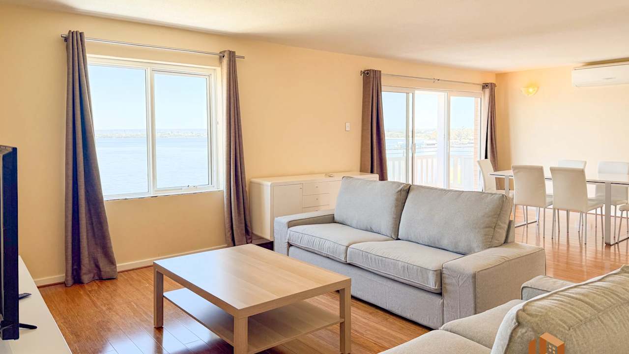 Furnished room in a flatshare