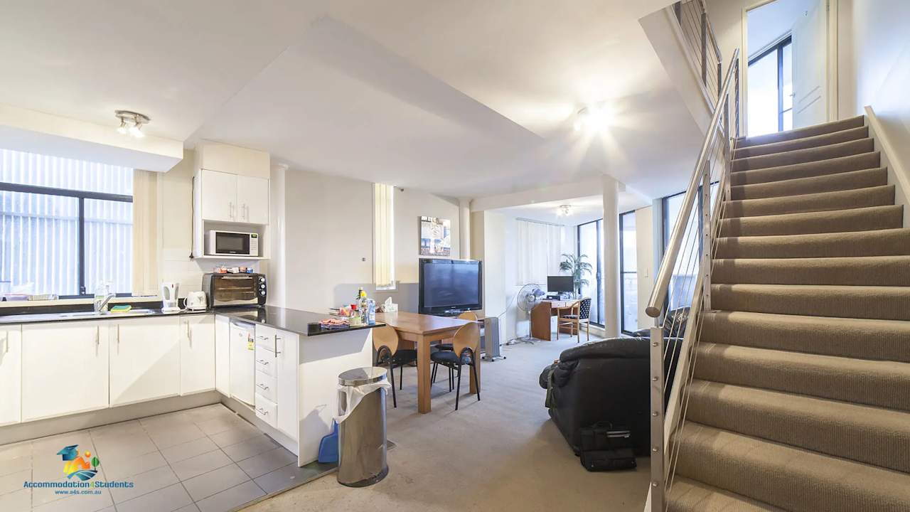 Furnished room with ensuite in a flatshare
