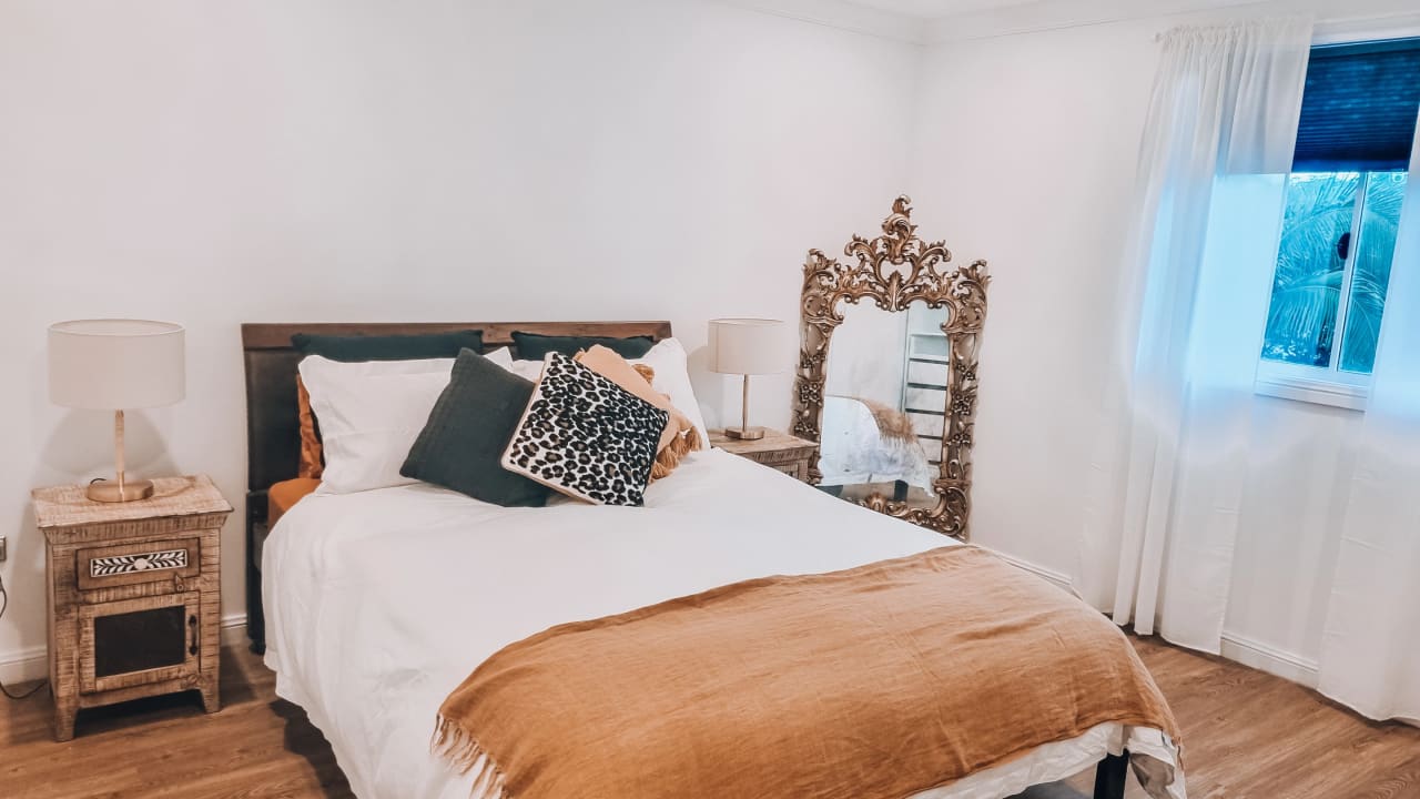 Whole property with 2 rooms for rent