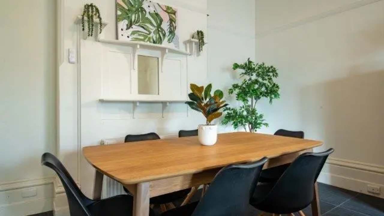 Furnished room in a flatshare