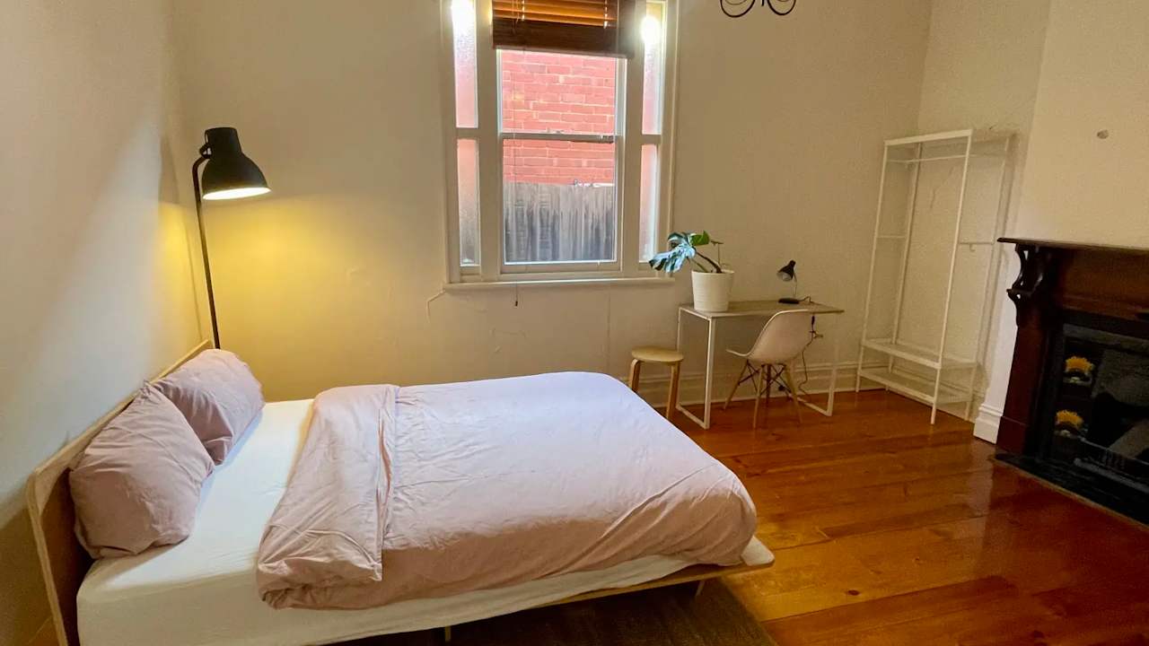 Furnished room in a share house